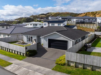 75 Grenada Drive, Grenada Village, Wellington
