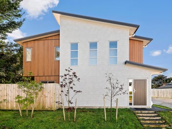 1/10 Gazeley Avenue, Silverdale, Hamilton