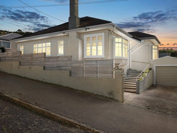 24 Wha Street, Lyall Bay, Wellington