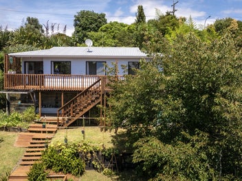 38 Main Road, Raglan, Raglan