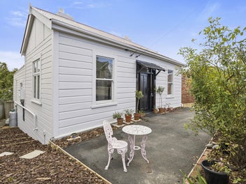 16 Meadow Street, Mornington, Dunedin