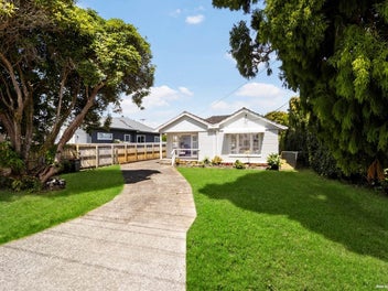 24 Taikata Road, Te Atatu Peninsula, Auckland