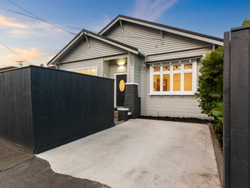 137 Onepu Road, Lyall Bay, Wellington