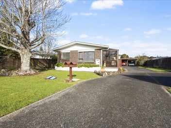 1/8 Mannering Place, Hillcrest, Auckland