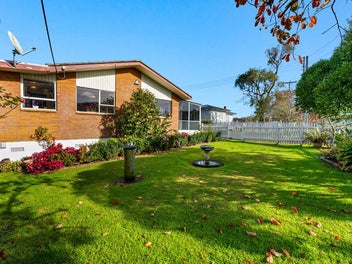 1/5 Tobruk Crescent, Milford, Auckland