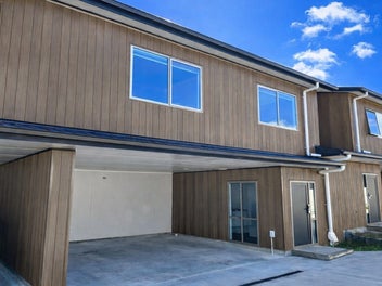 2/10 Gazeley Avenue, Silverdale, Hamilton