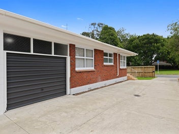 1/8 Edgewater Drive, Pakuranga, Auckland