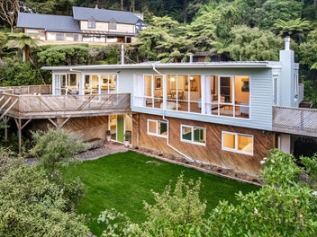 12 Whiorau Grove, Lowry Bay, Lower Hutt