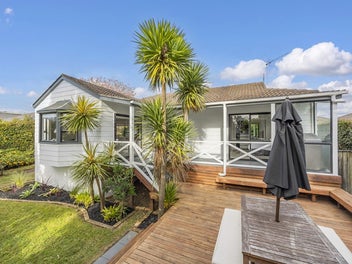 2/25 Commissariat Road, Mount Wellington, Auckland