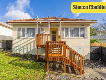 2/180 Lake Road, Northcote, Auckland