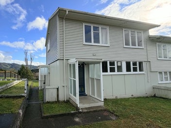3 York Place, Cannons Creek, Porirua