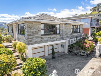 7 Summit Road, Fairfield, Lower Hutt