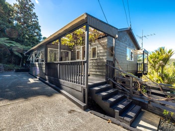 17 Taraire Street, Ostend, Waiheke Island