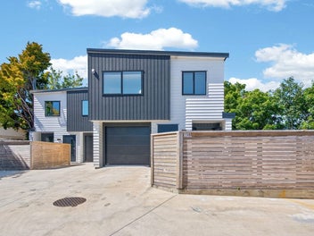 15B Rowe Parade, Wainuiomata, Lower Hutt