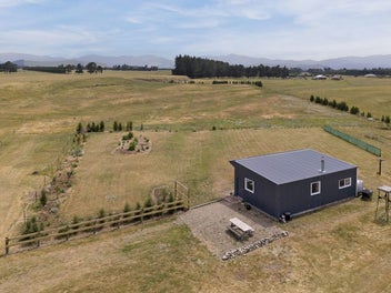 260E Foothills Road, Okuku, Okuku