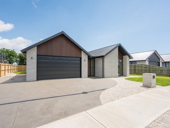 12 Hallmark Drive, Hope, Richmond
