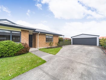 71 Rhodes Drive, Kelvin Grove, Palmerston North