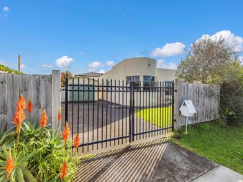 76 Archibald Road, Kelston, Auckland