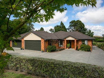 2 Lake View Drive, Karapiro