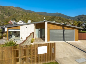 11B Beach Road, Waikawa, Picton