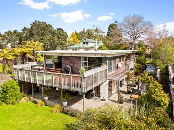 89 Rame Rd, Greenhithe, North Shore City