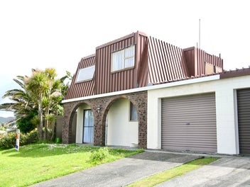 2/57 Cypress Drive, Maungaraki, Lower Hutt