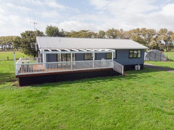230 Central Road North, Waitakaruru, Ngatea