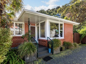 2/159 Muritai Road, Eastbourne, Lower Hutt