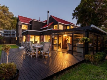11 Johnswood Grove, Clouston Park, Upper Hutt