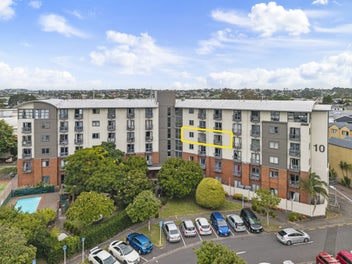 3F/10 Crown Lynn Place, New Lynn, Auckland