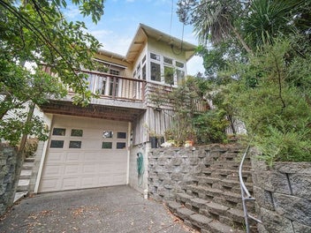 6 Cautley Street, Stanley Point, Auckland