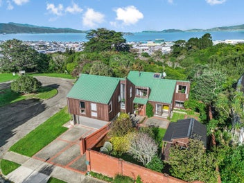 38 Stanhope Grove, Korokoro, Lower Hutt