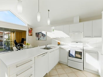 2/7 Glenys Place, Broomfield, Christchurch