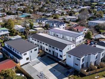 7/12 Clendon Place, Manurewa, Auckland