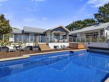 83 Clearview Road, Lepperton, New Plymouth