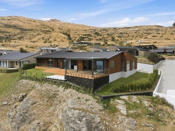 6 Red Deer Rise, Kelvin Heights, Queenstown