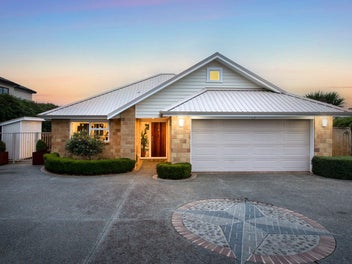 80 Te Puia Drive, Aotea, Porirua