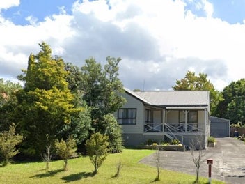 8 Weetman Drive, Browns Bay, Auckland