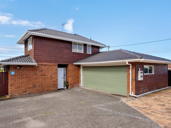 2/41 Raleigh Road, Northcote, Auckland