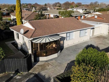 1/40A Chipping Lane, Redwood, Christchurch