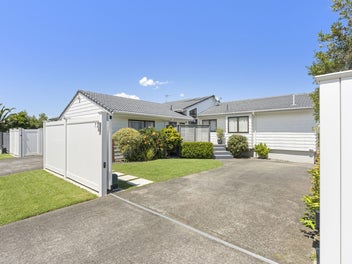 72 De Quincey Terrace, Highland Park, Auckland