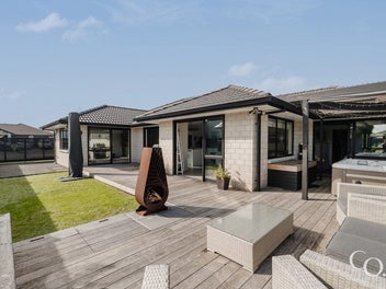 15 Tuaia Street, Pyes Pa, Tauranga