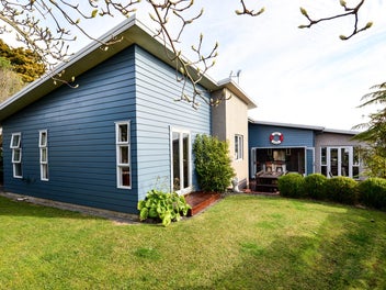 7 Greenfield Drive, Western Heights, Hamilton