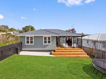 1/11 KIA ORA RD, Beach Haven, North Shore City