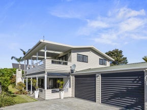 16 Dey Street, Mangawhai Heads, Mangawhai