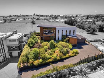 16A Links Drive, Waiwhakaiho, New Plymouth