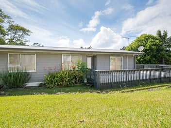 21 Erica Road, Sunnynook, Auckland