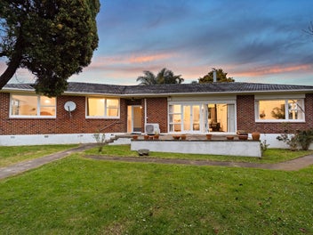 10 Scanlen Terrace, Kelston, Auckland