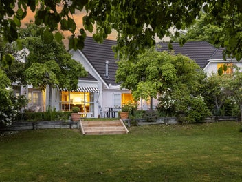 18 Pipi Street, Two Mile Bay, Taupō