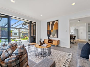 1 Parkwood Place, Huntington, Hamilton